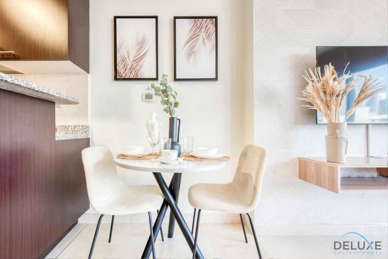 Calm Studio At Sky Gardens Difc By Deluxe Holiday Homes Dubai Eksteriør billede