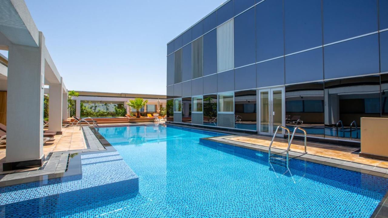 Calm Studio At Sky Gardens Difc By Deluxe Holiday Homes Dubai Eksteriør billede